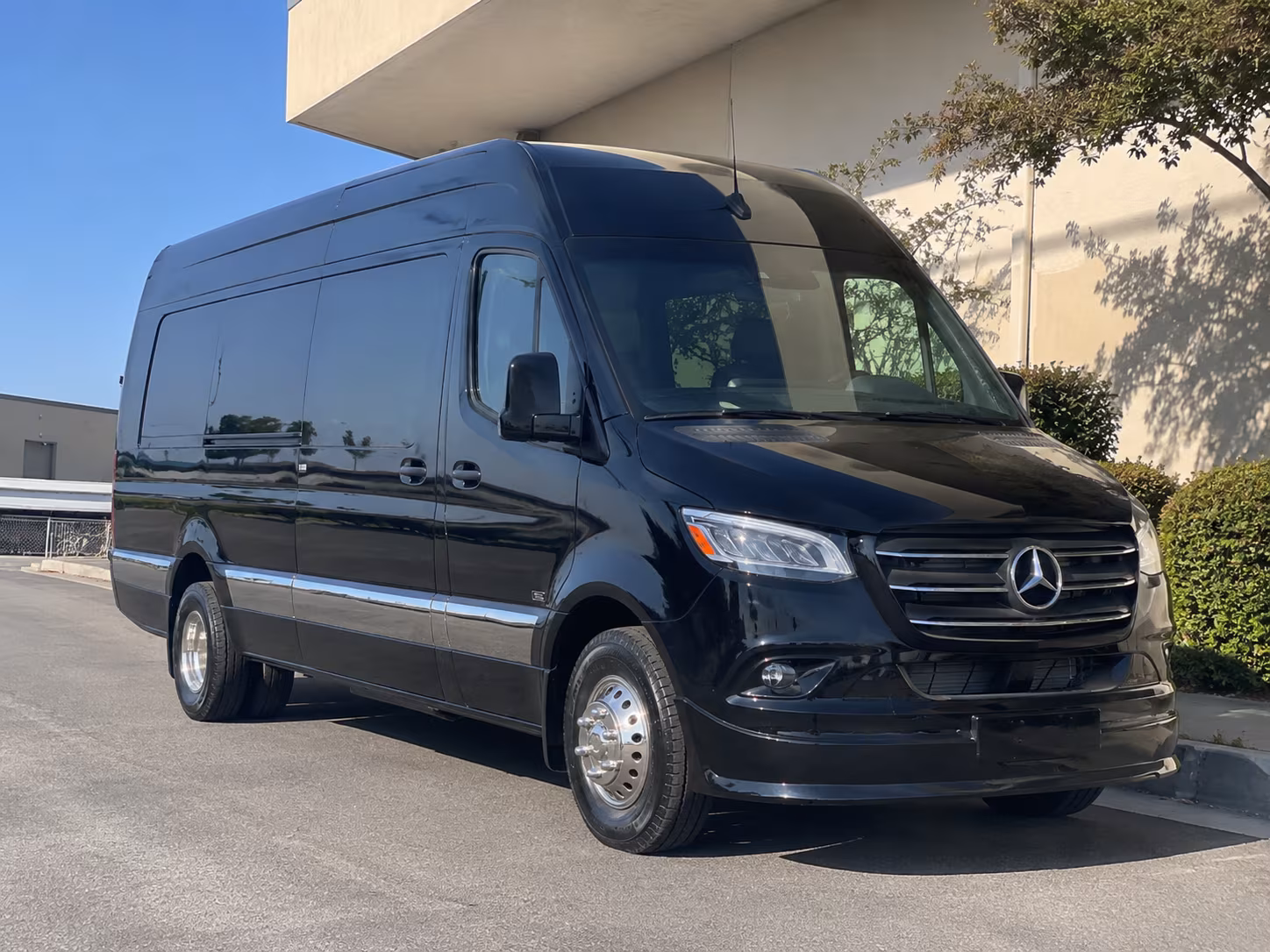 bus rental options for columbia trips