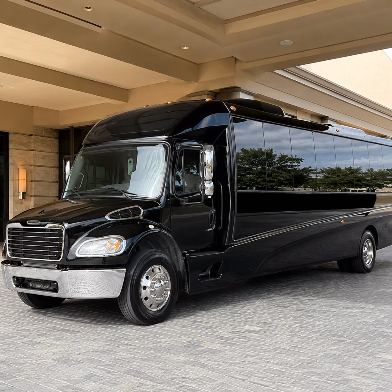 columbia 28 passenger minibus