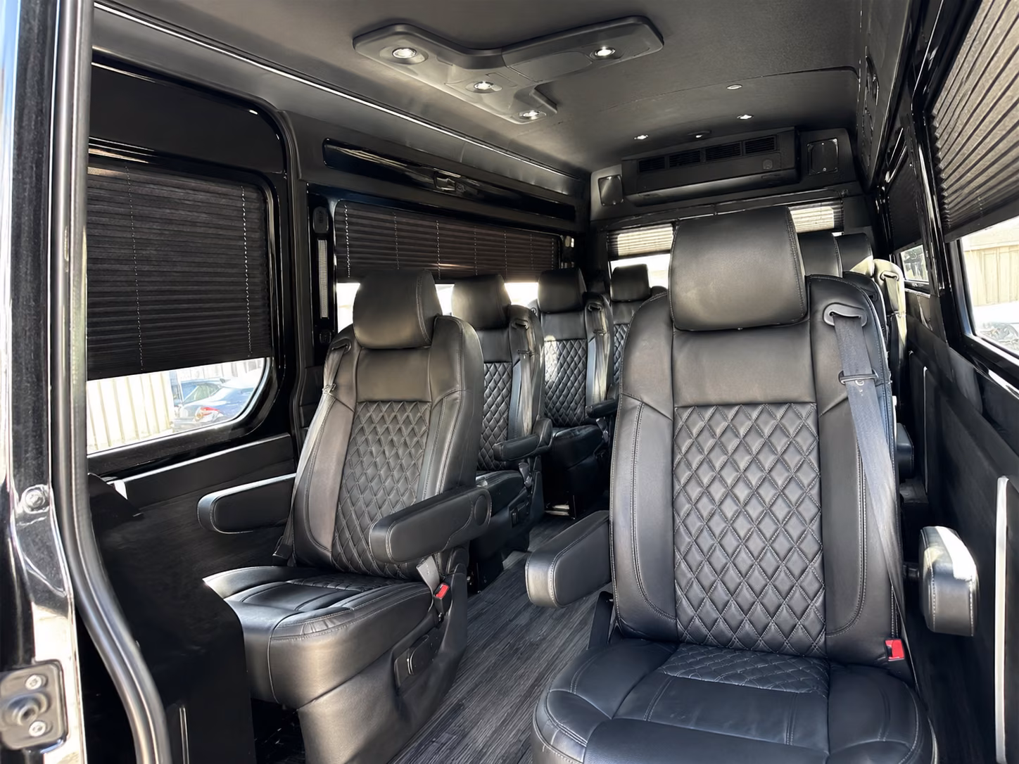 easily book transportation for your next airport transfer 3