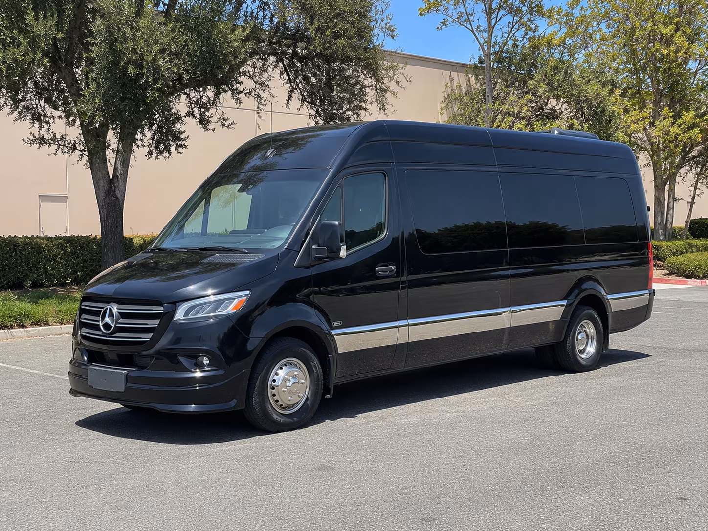 easily book transportation for your next prom 3